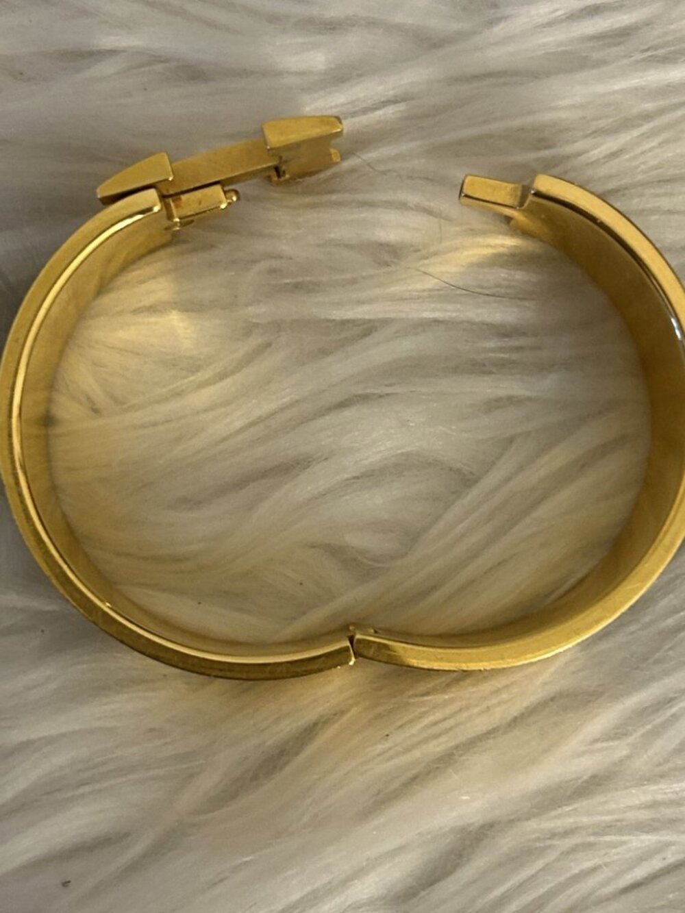 Hermes Clic Clac H GM in Black and Gold - Picture 5 of 8